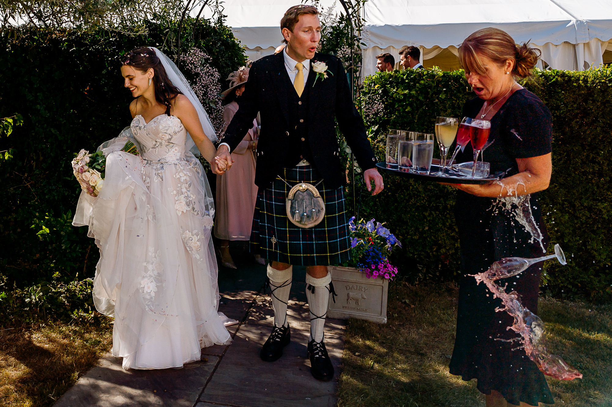 cheshire documentary wedding photographer